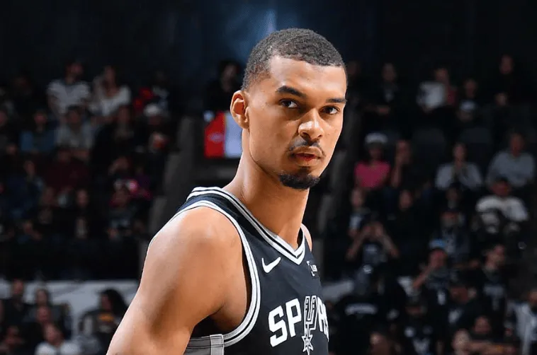 开云真人-Shams：马刺有信心让文班出战一场比赛，很可能是对独行侠